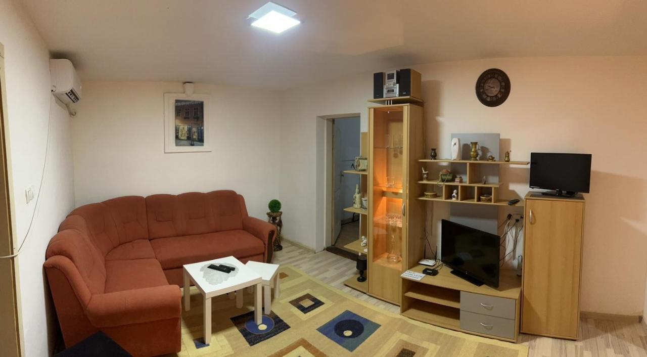 Bojana12 Apartment Backa Palanka Bagian luar foto